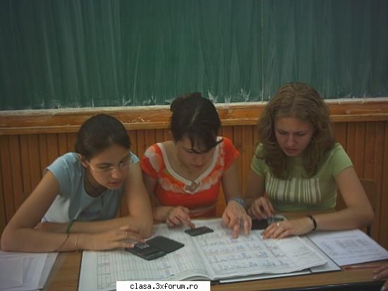 Pictures... - 3 fete silitoare...Cum de si-a permis diriga sa - Poze cu voi